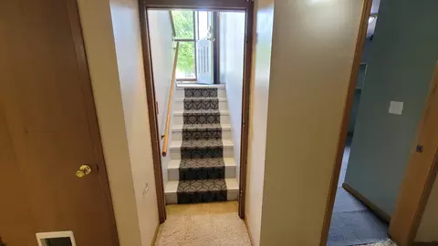 Entry Way - 715 Cherry Tree Ln, Genoa, IL 60135 photo 5 of 5