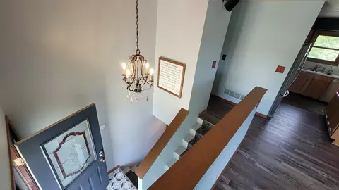 Entry Way - 715 Cherry Tree Ln, Genoa, IL 60135 photo 4 of 5