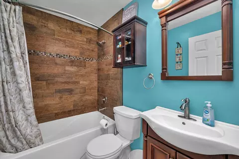 Bath - 307 W Main St, Gardner, IL 60424 photo 3 of 4