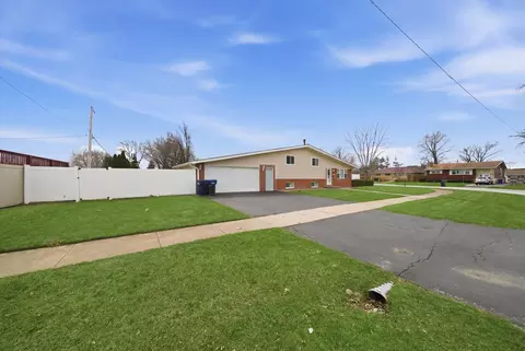 Exterior - 10725 S Rutherford Ave, Worth, IL 60482 photo 1 of 6