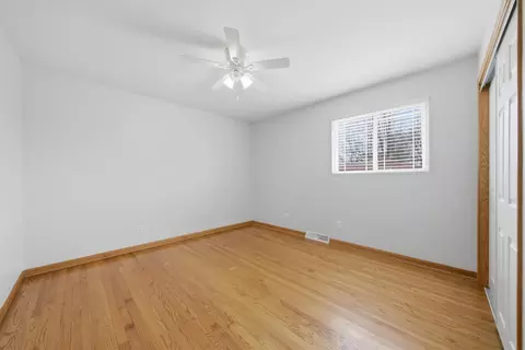 Bedroom - 10725 S Rutherford Ave, Worth, IL 60482 photo 9 of 10