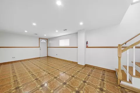 Living - 10725 S Rutherford Ave, Worth, IL 60482 photo 5 of 5