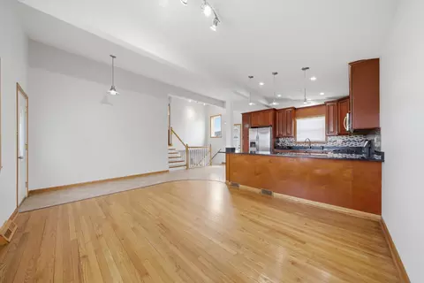 Living - 10725 S Rutherford Ave, Worth, IL 60482 photo 4 of 5