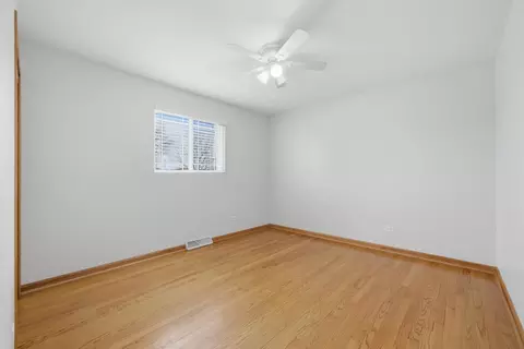 Bedroom - 10725 S Rutherford Ave, Worth, IL 60482 photo 5 of 10
