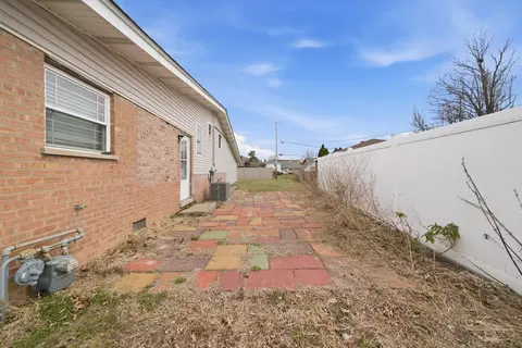Exterior - 10725 S Rutherford Ave, Worth, IL 60482 photo 5 of 6