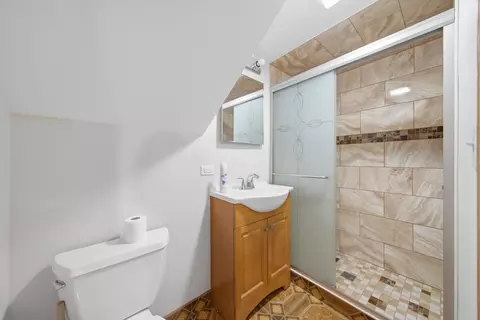 Bath - 10725 S Rutherford Ave, Worth, IL 60482 photo 2 of 2