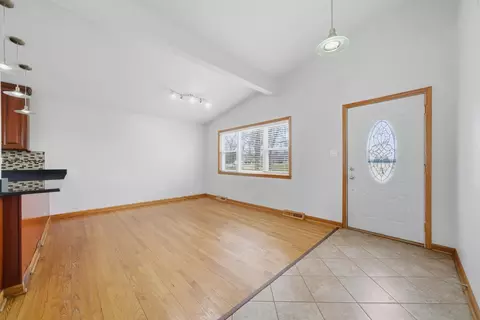 Living - 10725 S Rutherford Ave, Worth, IL 60482 photo 1 of 5