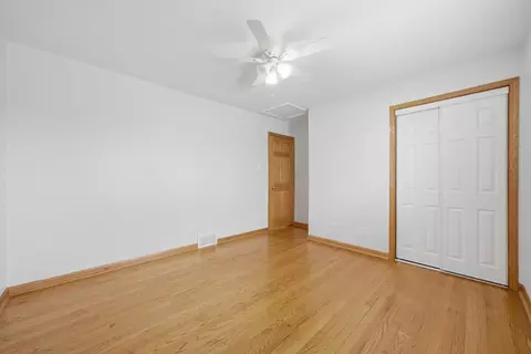 Bedroom - 10725 S Rutherford Ave, Worth, IL 60482 photo 7 of 10