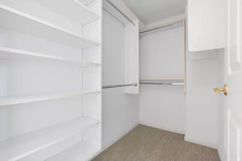21 E Huron St #2104, Chicago, IL 60611 photo 9