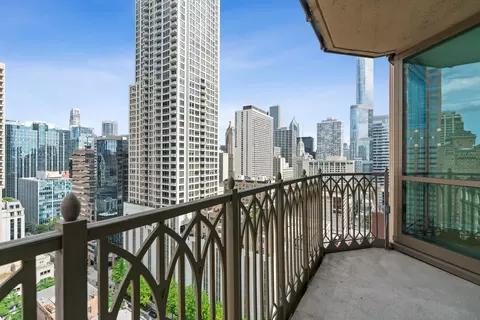 21 E Huron St #2104, Chicago, IL 60611 photo 13