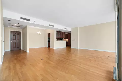 21 E Huron St #2104, Chicago, IL 60611 photo 4