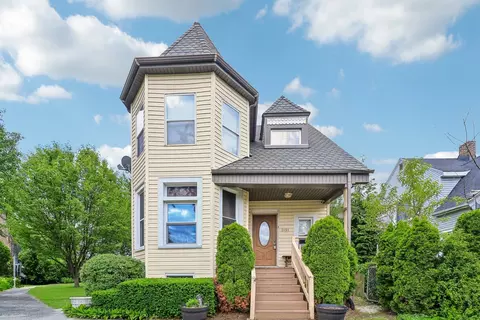 2134 Grove Ave, North Chicago, IL 60064