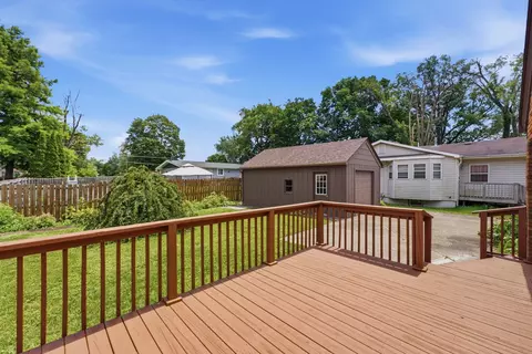 Exterior - 2202 44th St, Moline, IL 61265 photo 6 of 9
