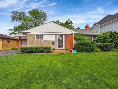 410 E Huntington Ln, Elmhurst, IL 60126