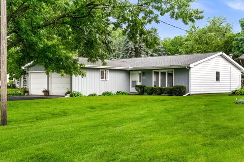 307 S Washington St, Hudson, IL 61748