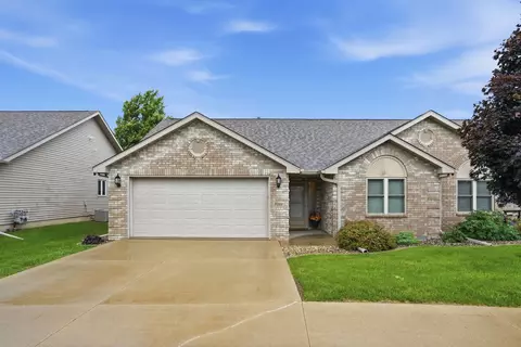 1013 10th St #0, Dewitt, IA 52742