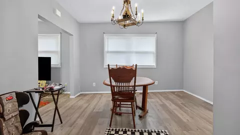 Dining - 903 Low St, Bloomington, IL 61701 photo 1 of 3