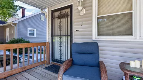 Exterior - 903 Low St, Bloomington, IL 61701 photo 2 of 10