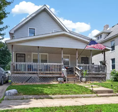 Exterior - 903 Low St, Bloomington, IL 61701 photo 10 of 10