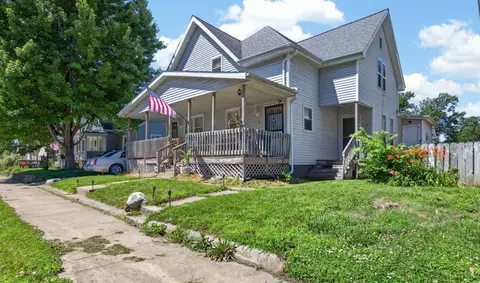 903 Low St, Bloomington, IL 61701