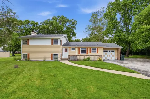 Exterior - 4110 Orchard Ln, Matteson, IL 60443 photo 2 of 5