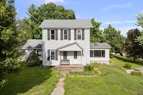 802 N High St, Port Byron, IL 61275