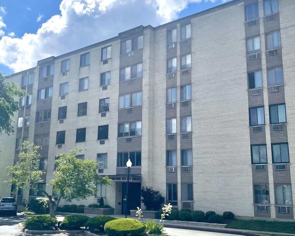 9720 S Pulaski Rd #308, Oak Lawn, IL 60453