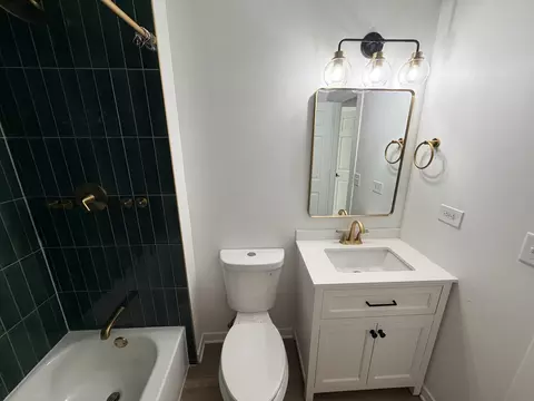 Bath - 410 E Abe St, Plano, IL 60545 photo 3 of 4