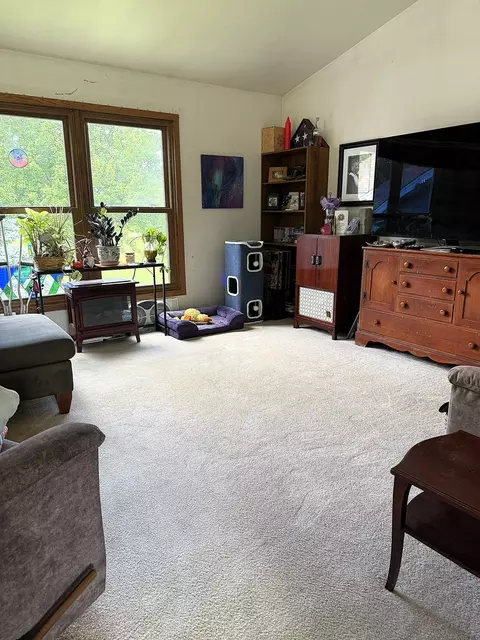 Living - 1868 Wolverine Rd, Dixon, IL 61021 photo 2 of 4