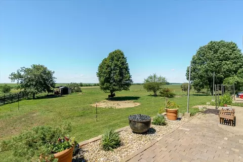 Exterior - 7490 E 700 North Rd, Mclean, IL 61754 photo 5 of 10