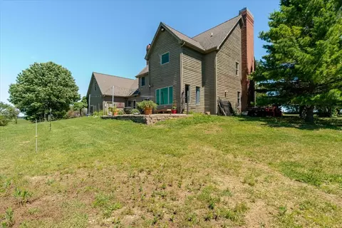 Exterior - 7490 E 700 North Rd, Mclean, IL 61754 photo 7 of 10
