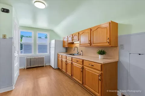 Kitchen - 8101 White Ave, Lyons, IL 60534 photo 2 of 2