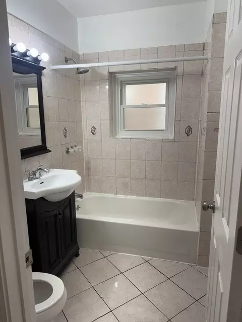 Bath - 2434 W Pershing Rd, Chicago, IL 60632 photo 1 of 4