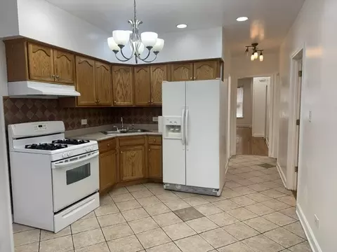 Kitchen - 2434 W Pershing Rd, Chicago, IL 60632 photo 1 of 3