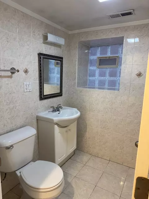 Bath - 2434 W Pershing Rd, Chicago, IL 60632 photo 3 of 4