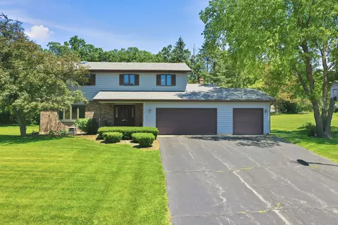 2720 N Patricia Ln, Mchenry, IL 60051