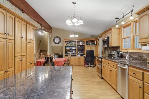 Kitchen - 14950 Melinda Dr, Morrison, IL 61270 photo 2 of 4