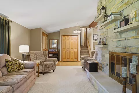 Living - 14950 Melinda Dr, Morrison, IL 61270 photo 2 of 4