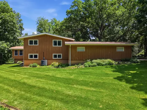 Exterior - 14950 Melinda Dr, Morrison, IL 61270 photo 9 of 13