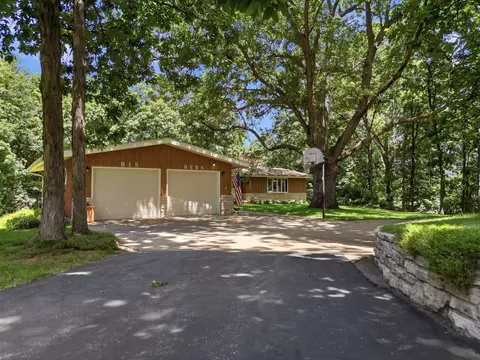 Exterior - 14950 Melinda Dr, Morrison, IL 61270 photo 2 of 13