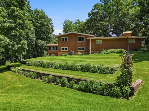 Exterior - 14950 Melinda Dr, Morrison, IL 61270 photo 10 of 13