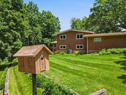 Exterior - 14950 Melinda Dr, Morrison, IL 61270 photo 11 of 13