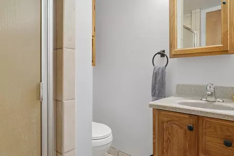 Bath - 14950 Melinda Dr, Morrison, IL 61270 photo 3 of 3