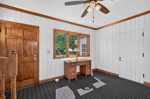 Entry Way - 424 Park Ave, Ottawa, IL 61350 photo 1 of 2