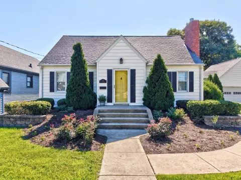 Exterior - 424 Park Ave, Ottawa, IL 61350 photo 10 of 11