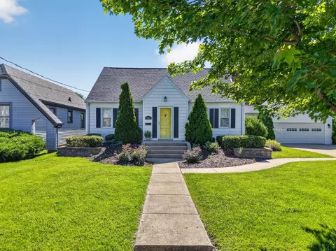 Exterior - 424 Park Ave, Ottawa, IL 61350 photo 9 of 11