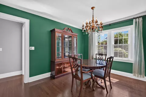 Dining - 424 Park Ave, Ottawa, IL 61350 photo 2 of 2