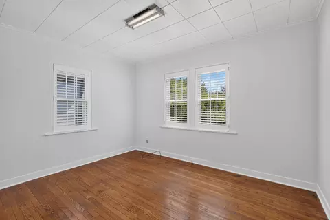 Bedroom - 424 Park Ave, Ottawa, IL 61350 photo 2 of 2