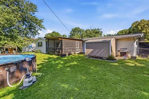 203 Eisenhower Dr, Philo, IL 61864 photo 5