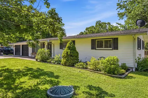 203 Eisenhower Dr, Philo, IL 61864 photo 3